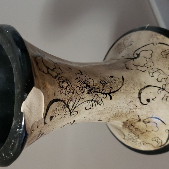 Vases - Picture 2 of 2